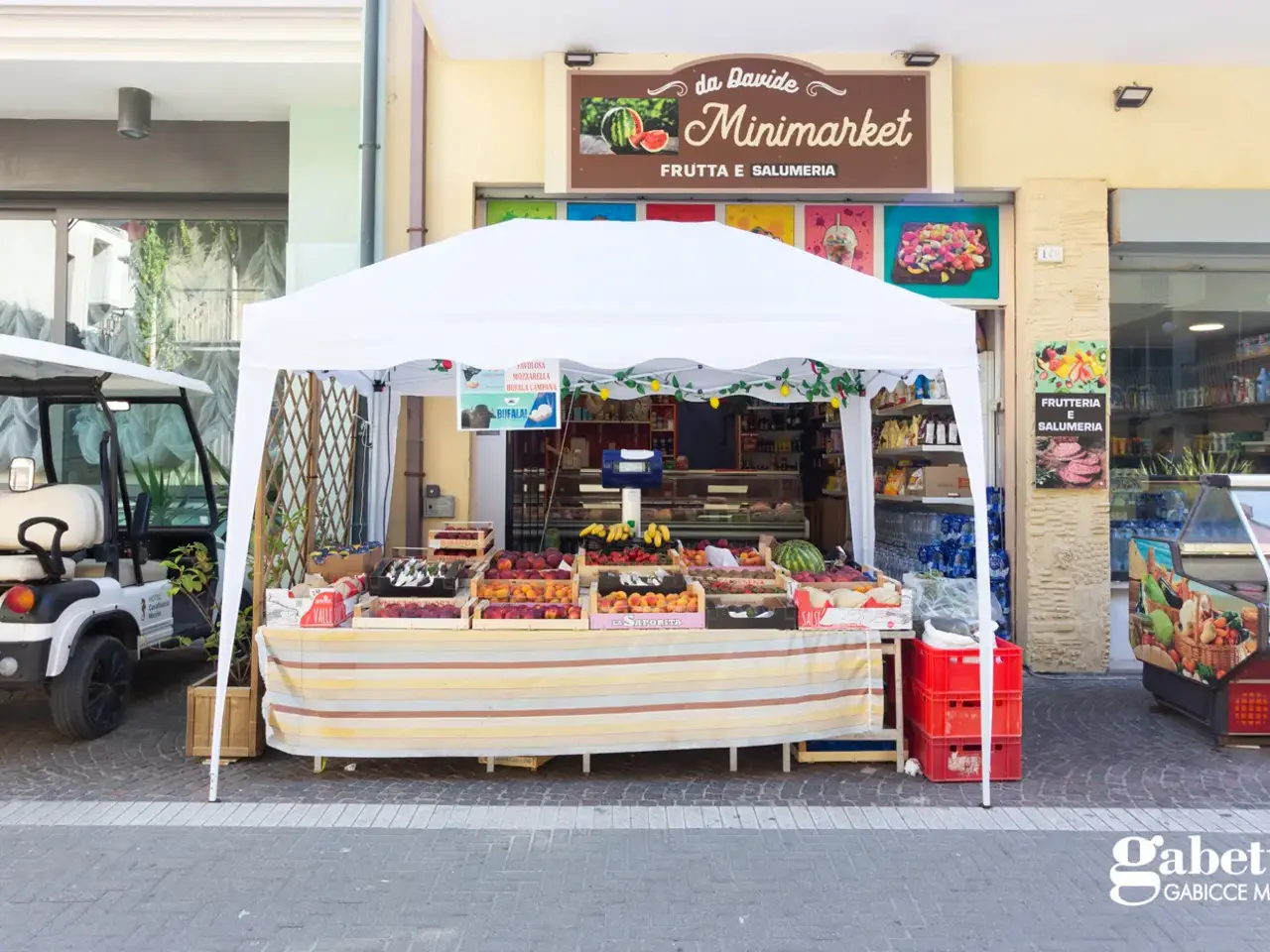 Negozio in Via Vittorio Veneto 140, Gabicce Mare, {3} - Foto 1