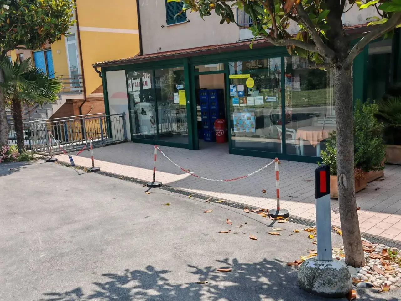 Esercizio commerciale in , Recanati, {3} - Foto 1