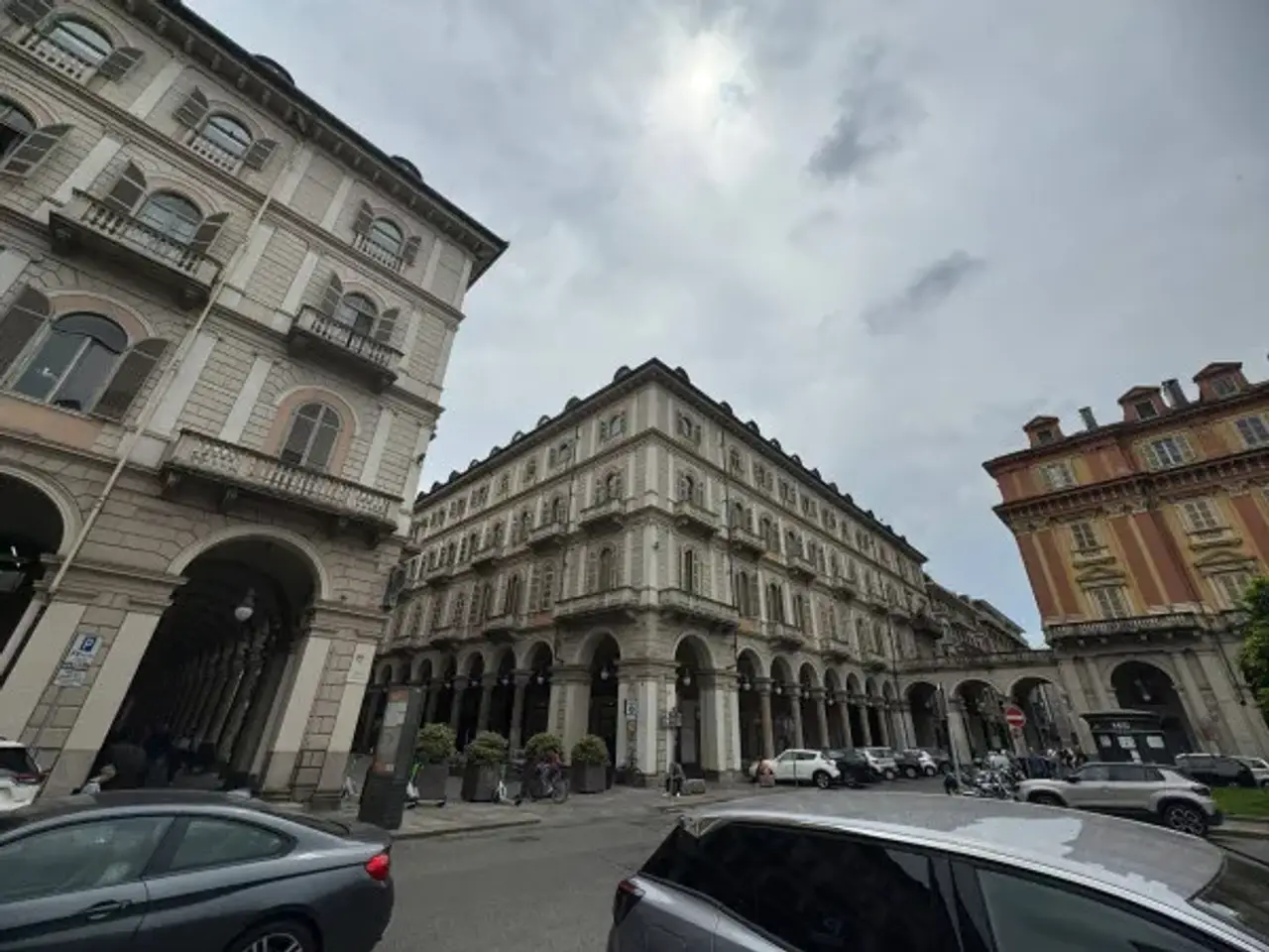 Gelateria in Piazza Statuto 1, Torino, {3} - Foto 2