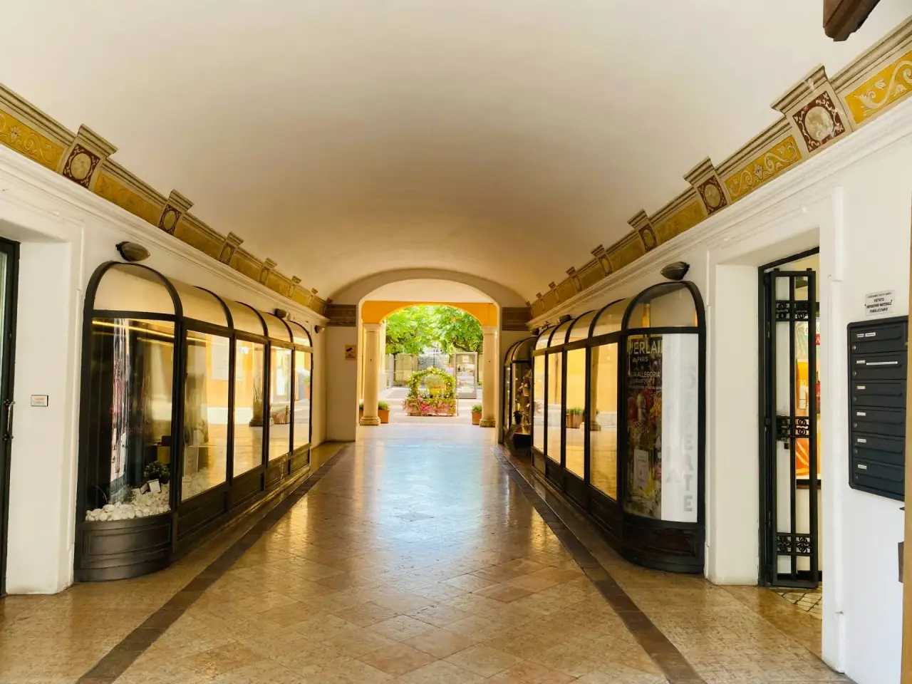 Negozio in Via Santa Maria 38, Desenzano Del Garda, {3} - Foto 1