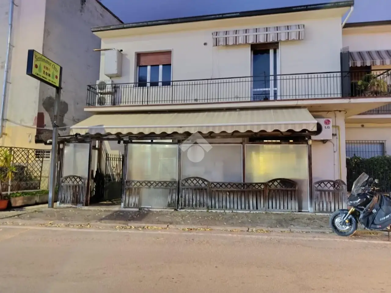 Negozio in Via S. Paolo 106, Prato, {3} - Foto 1