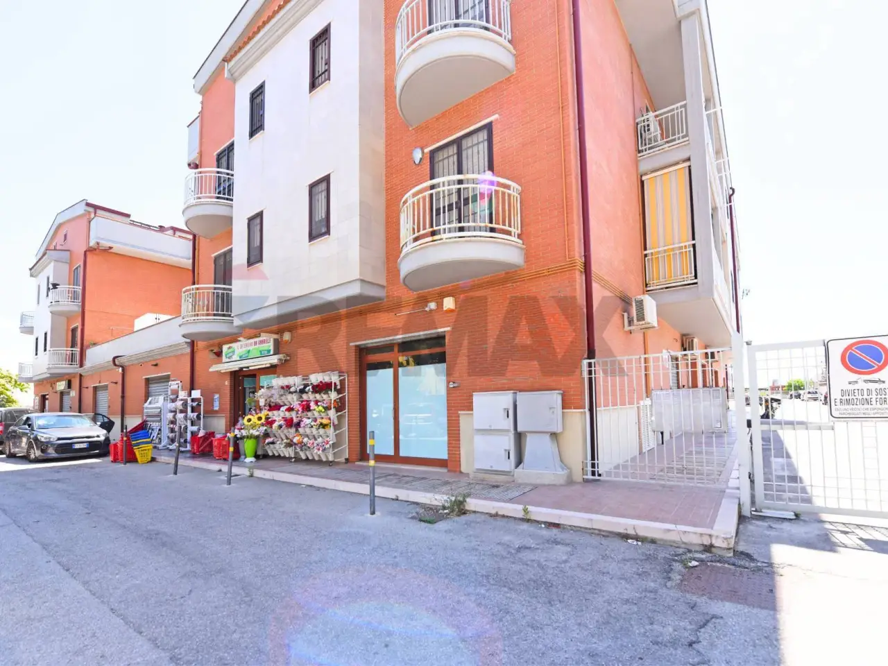 Negozio in Viale Virgilio 71, Foggia, {3} - Foto 2