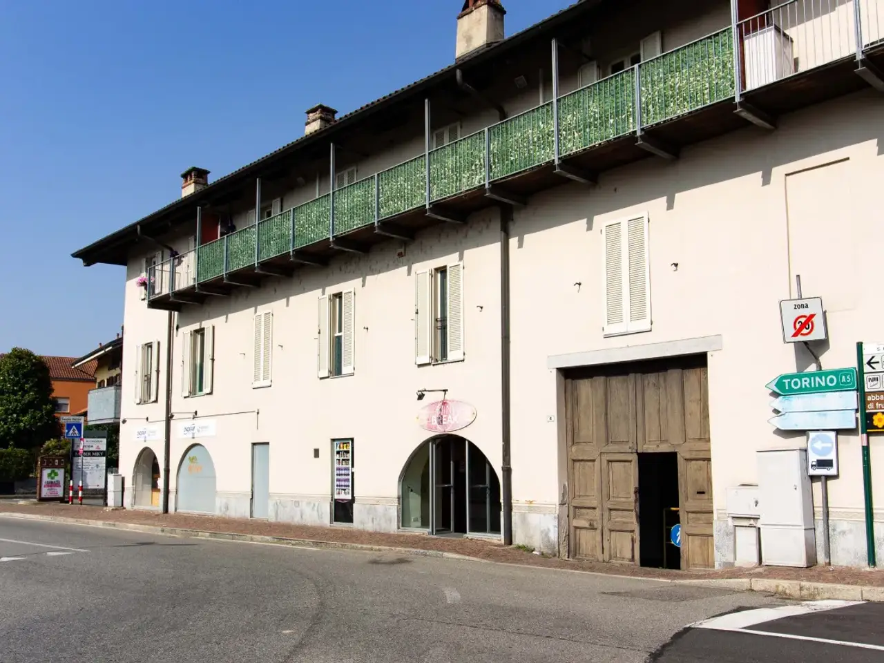 Esercizio commerciale in Via San Giovanni Bosco, 4, San Benigno Canavese, {3} - Foto 2