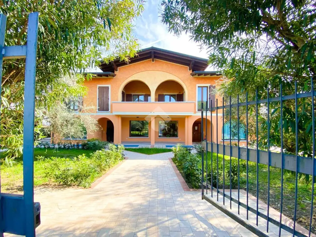 Ufficio in Viale della Rimembranza, Manerba Del Garda, {3} - Foto 1