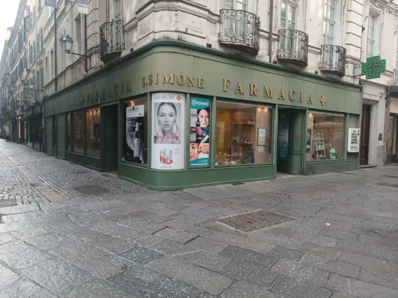 Negozio in Via Giuseppe Garibaldi 11, Torino, {3} - Foto 1