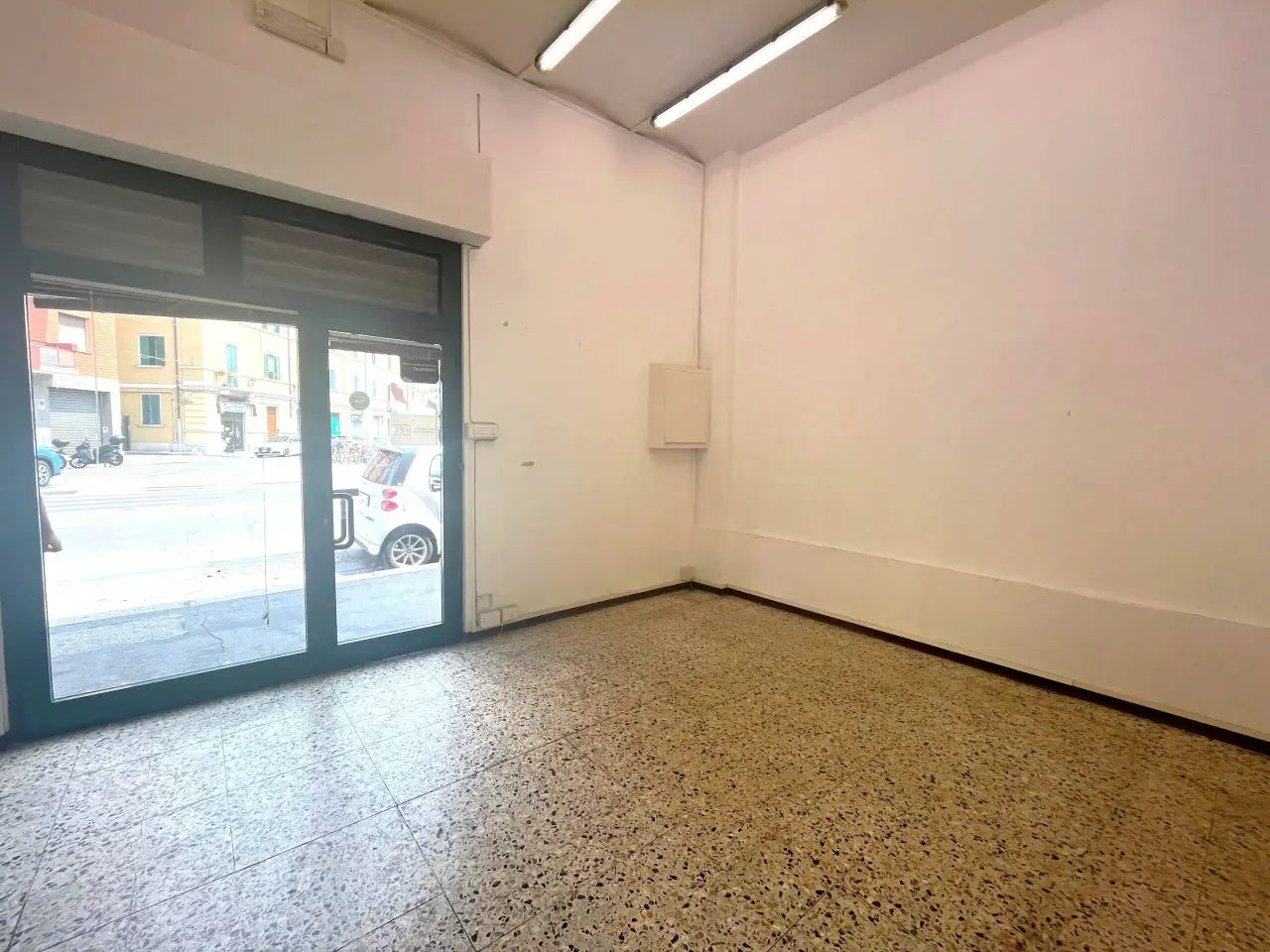 Palazzina commerciale in , Bologna, {3} - Foto 2