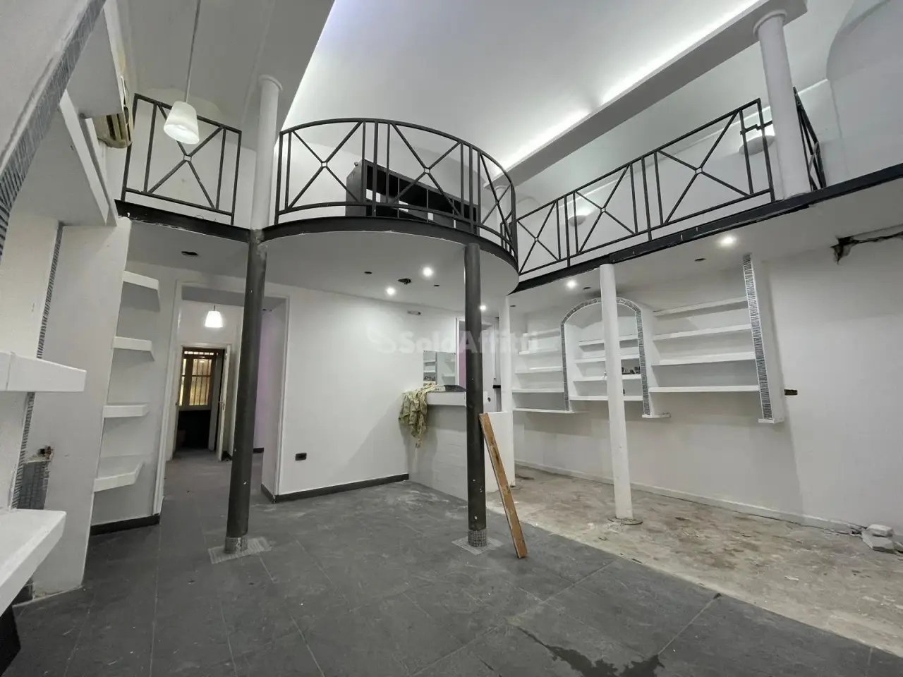 Negozio in Via Fulvio Renella, Caserta, {3} - Foto 1