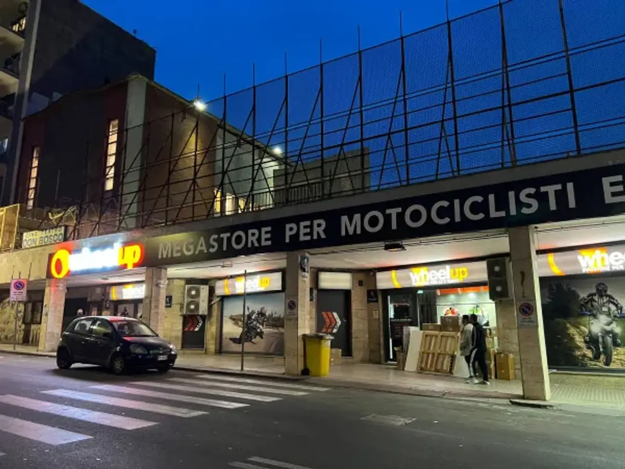 Negozio in Viale Mario Rapisardi 30, Catania, {3} - Foto 1