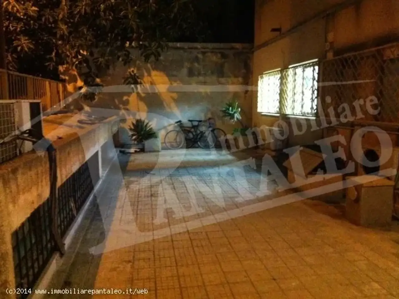 Esercizio commerciale in 
Via Trapani									, 
Marsala									, Marsala, {3} - Foto 1