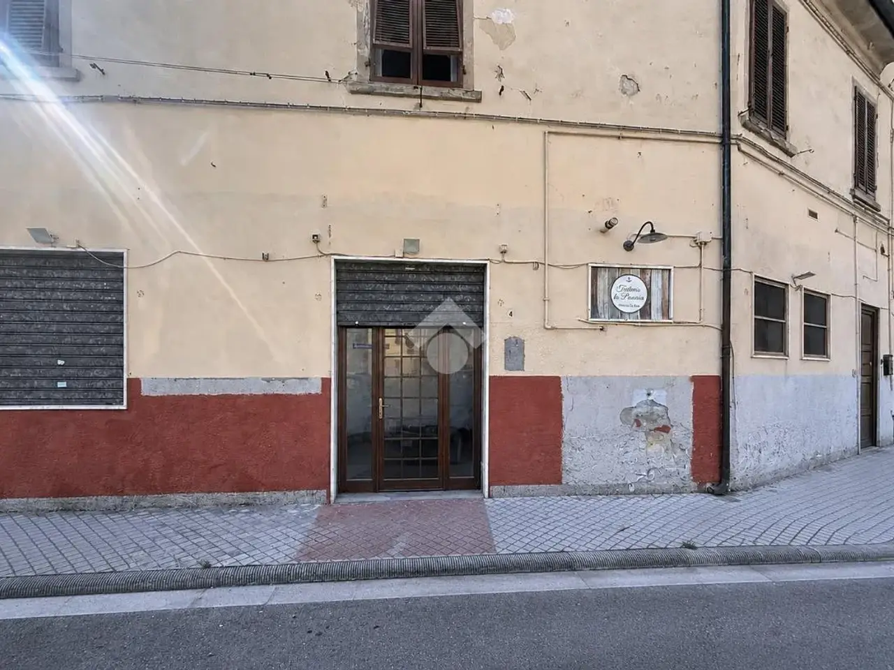Negozio in Piazza del Ponte 4, Pontedera, {3} - Foto 1