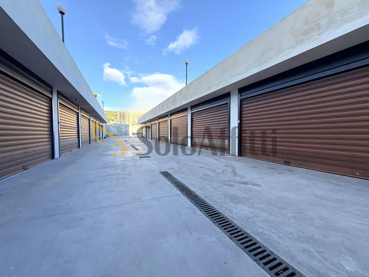 Parcheggio chiuso in Viale Crotone 151, Catanzaro, {3} - Foto 1