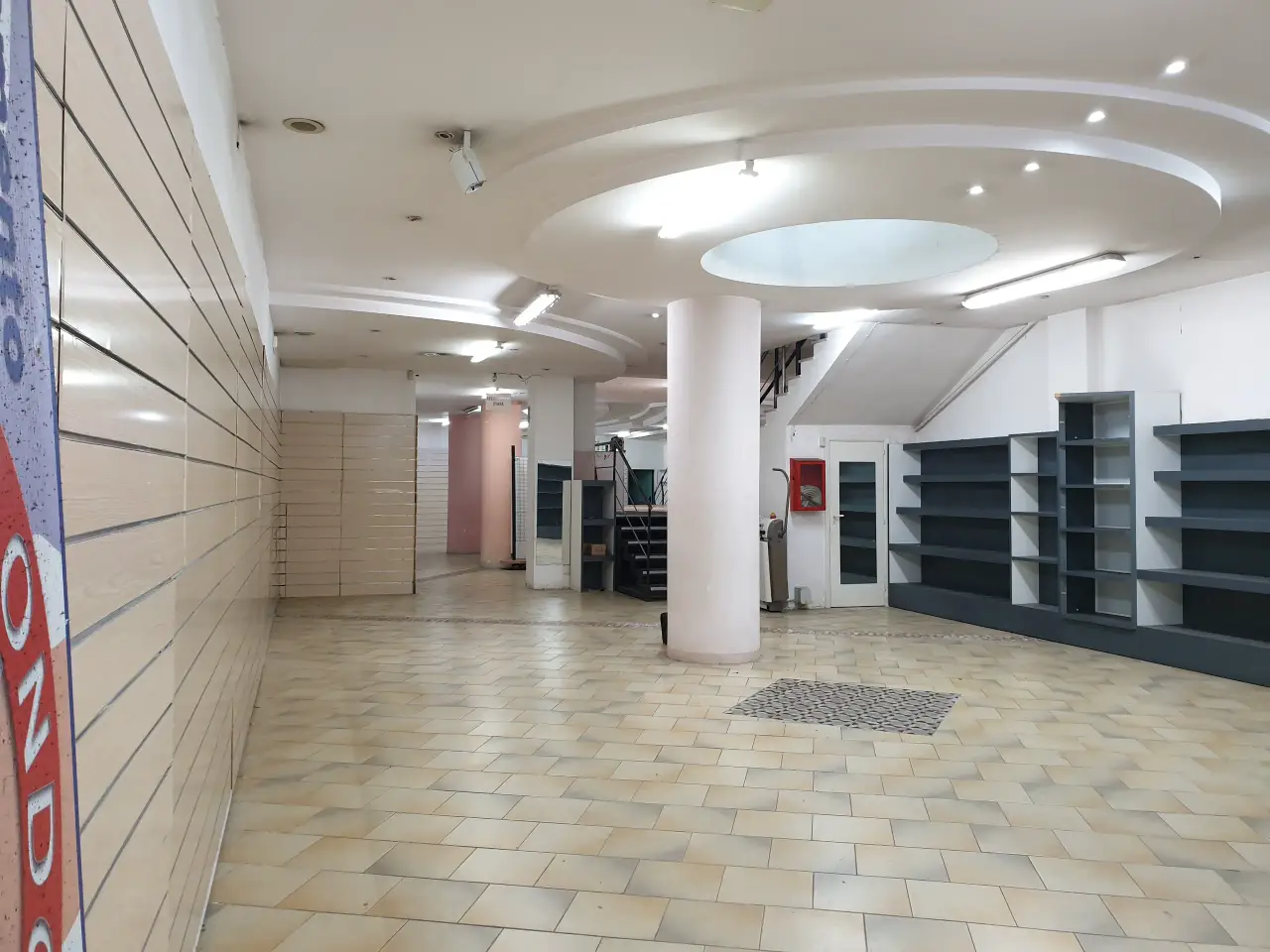 Negozio in Via Giuseppe Capruzzi 230, Bari, {3} - Foto 1