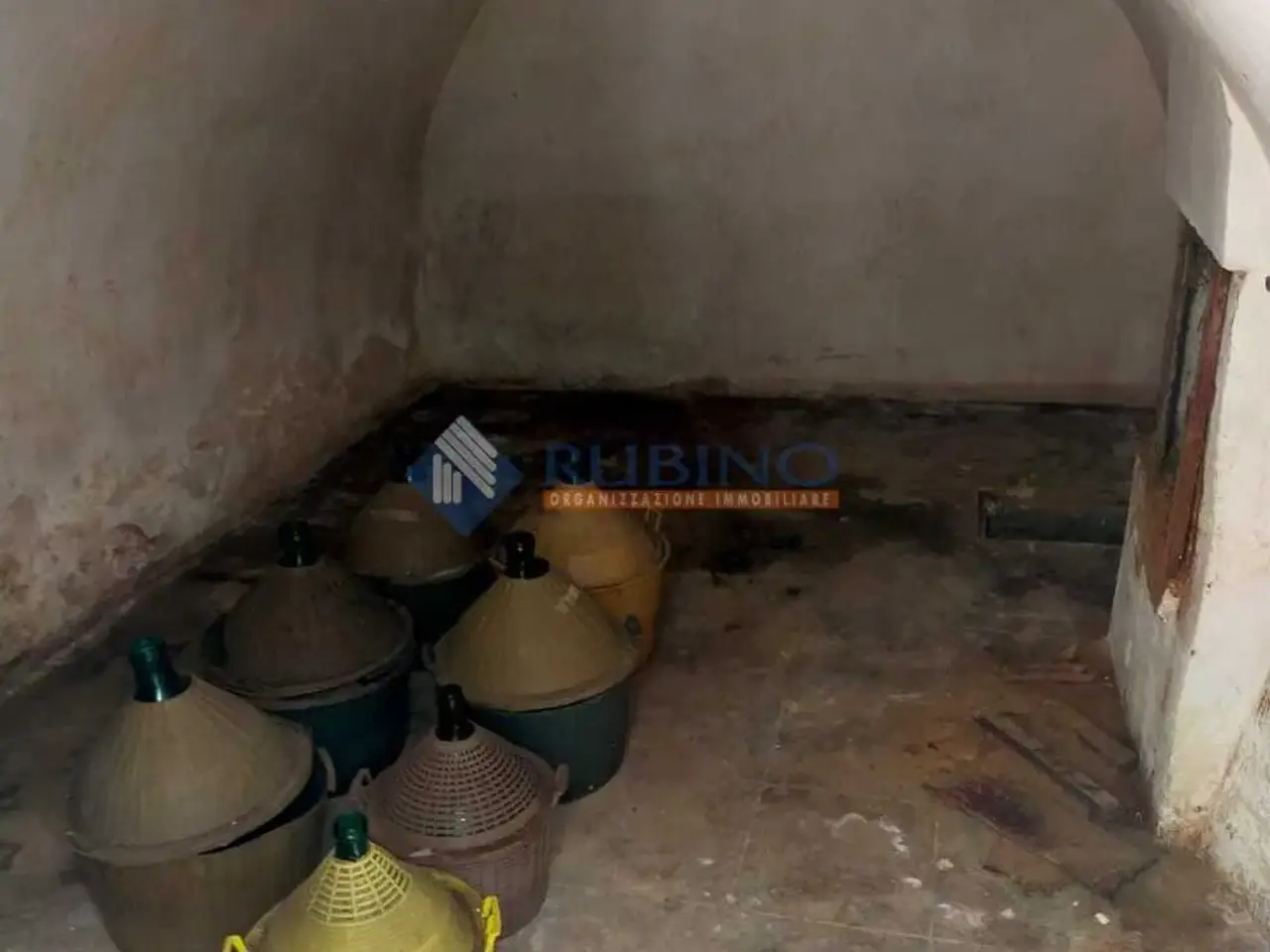 Magazzino in Via Luigi Pinto 23, Castellana Grotte, {3} - Foto 2