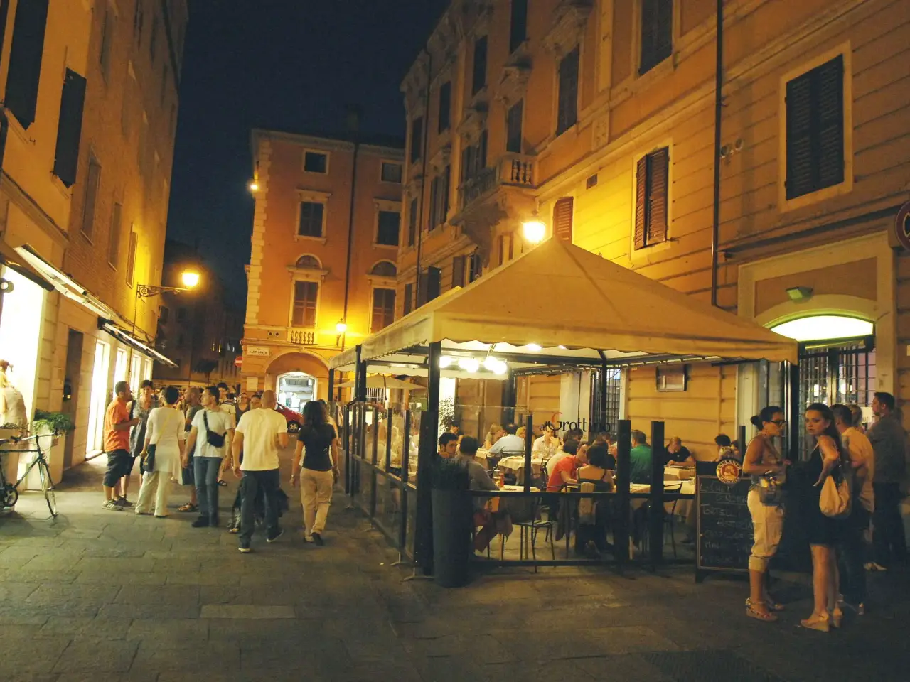 Magazzino in Via Cardinal Morone 26., Modena, {3} - Foto 1