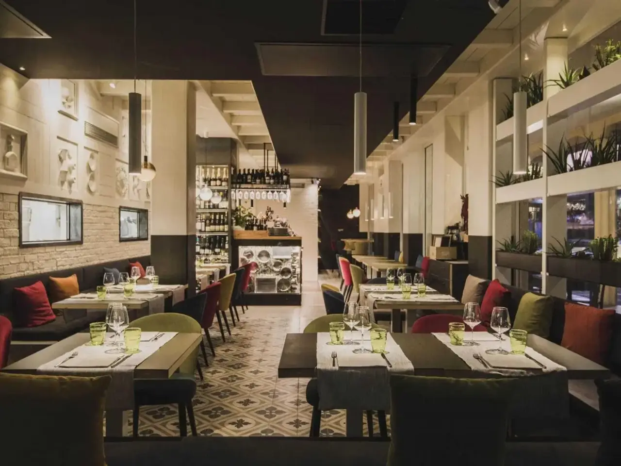 Ristorante in Viale Stazione, Montegrotto Terme, {3} - Foto 1