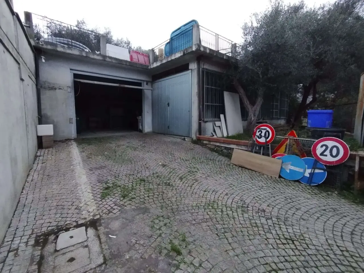 Magazzino in , Savona, {3} - Foto 1