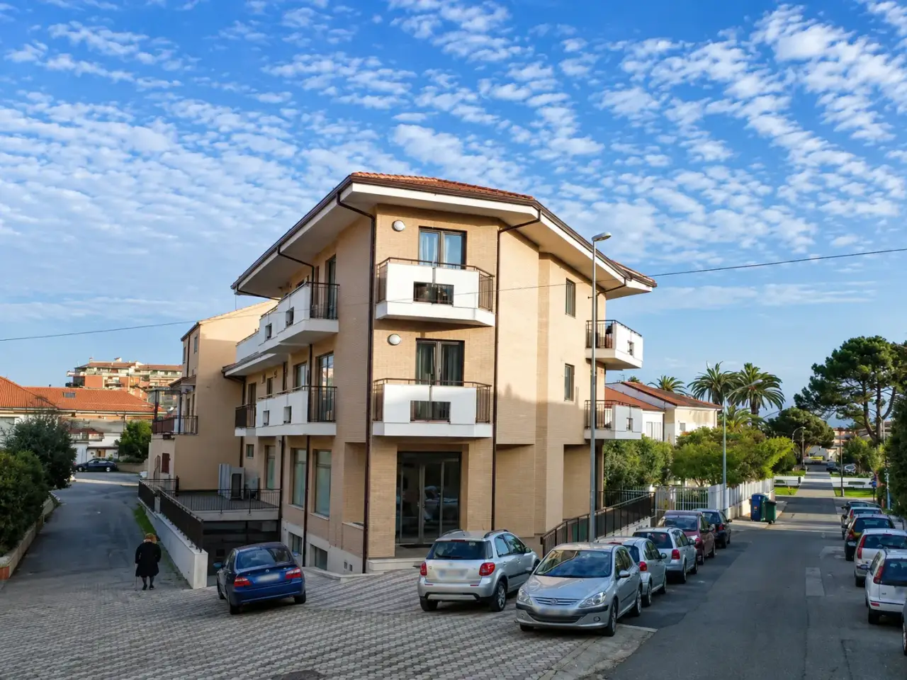 Locale commerciale in Via Giovanni XXIII, Lamezia Terme, {3} - Foto 1