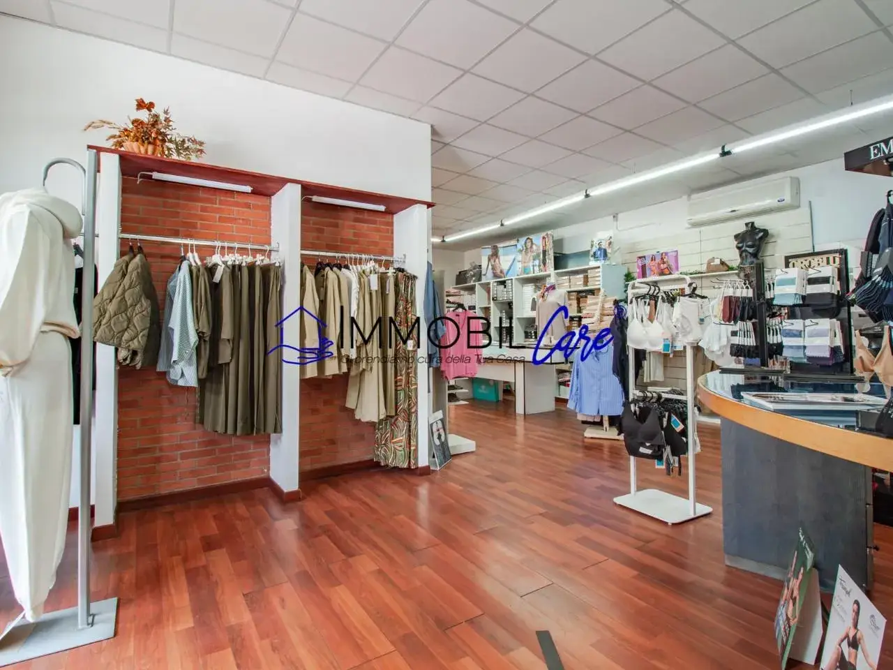 Locale commerciale in , Livorno, {3} - Foto 2