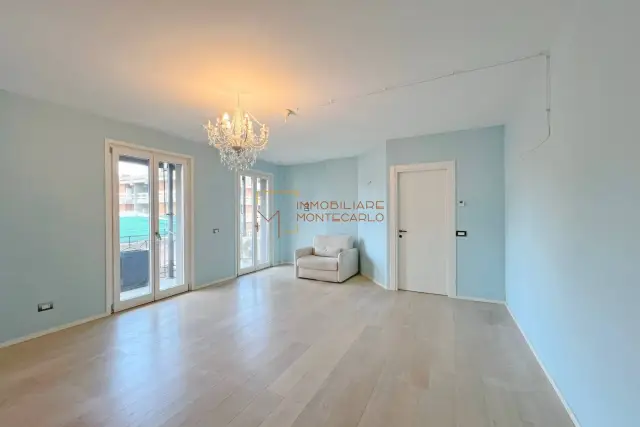 2-room flat in Via Leopoldo Jung 21, Bordighera - Photo 1