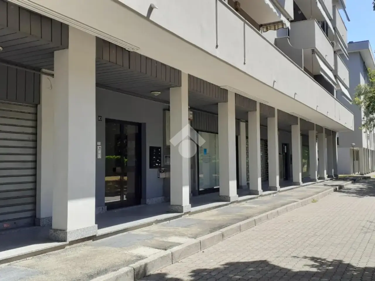 Negozio in Via Raffaello Sanzio 10, Cormano, {3} - Foto 2