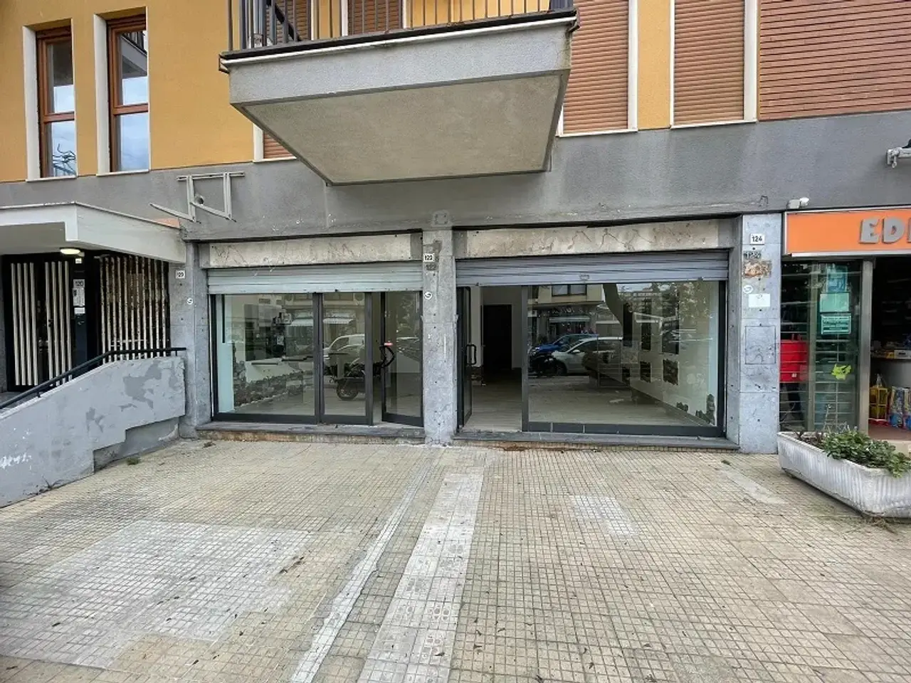 Negozio in Via Principe di Paternò 122, Palermo, {3} - Foto 1