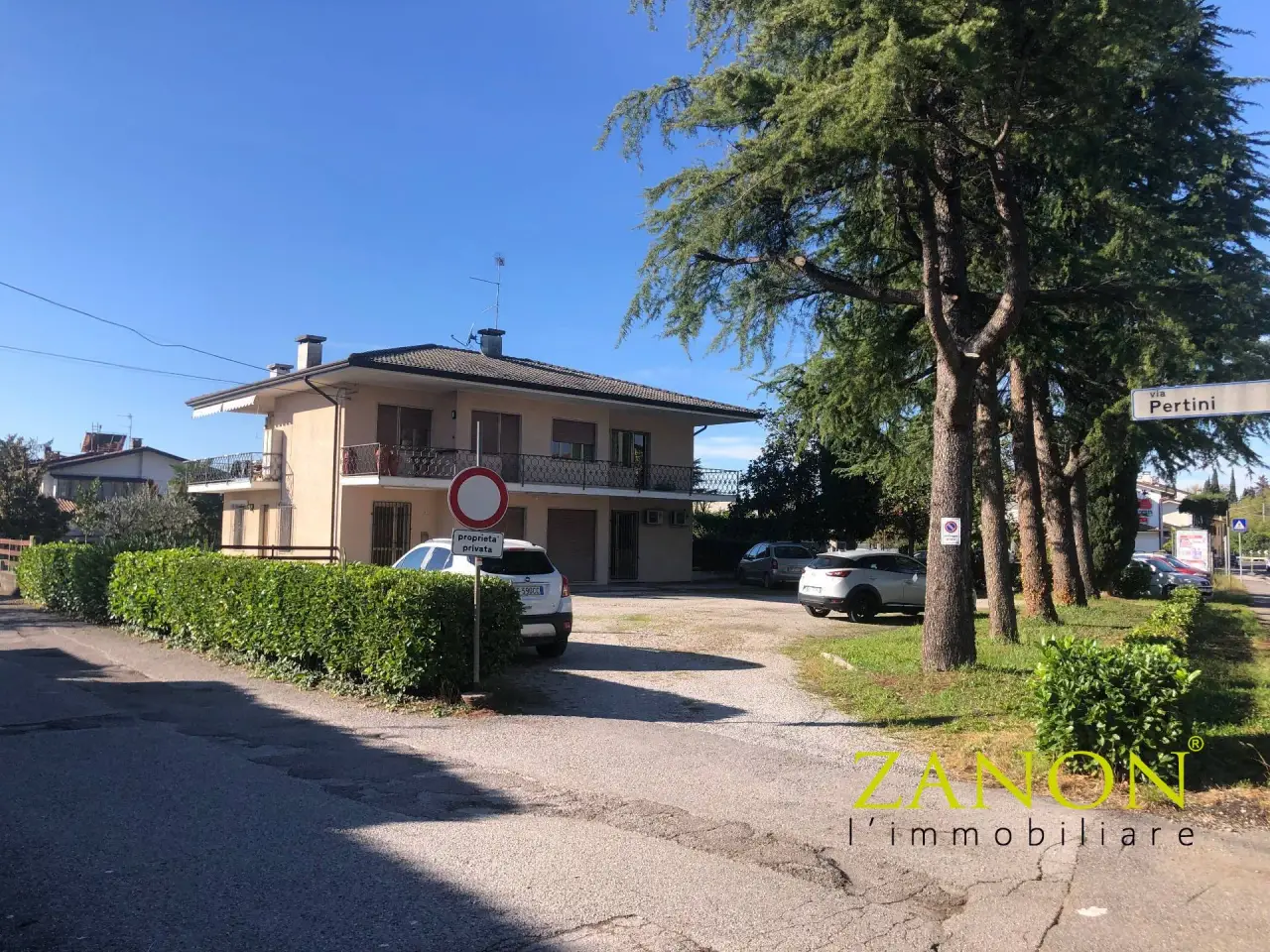 Negozio in Via Pertini 2, Capriva Del Friuli, {3} - Foto 2