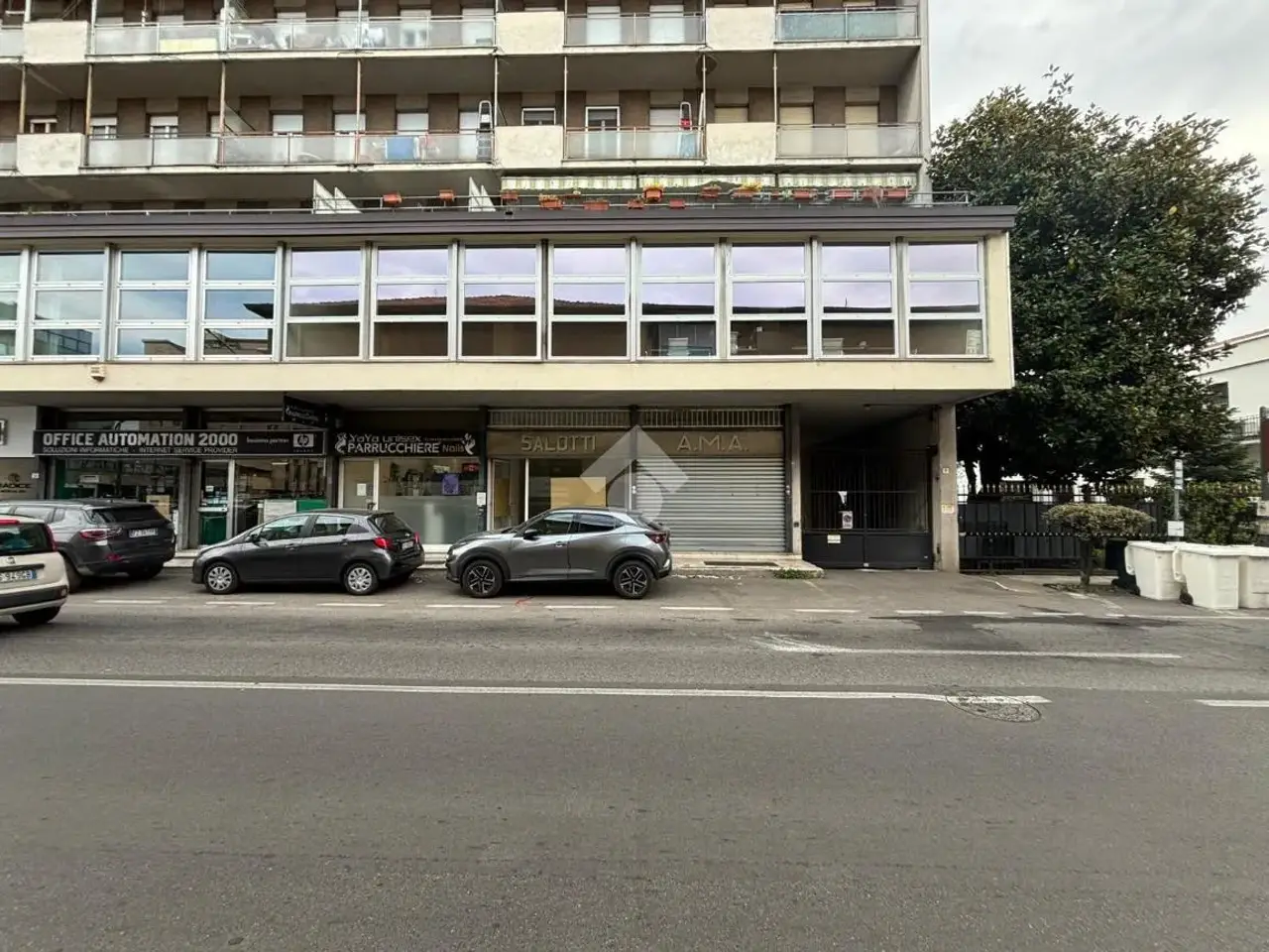 Negozio in Via l. Cadorna 7, Meda, {3} - Foto 1