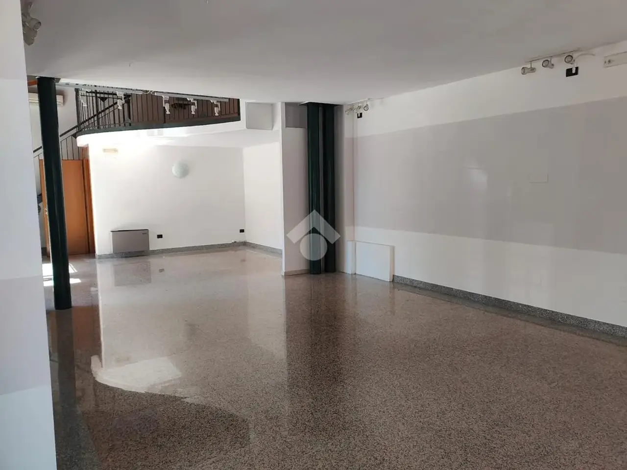 Negozio in Via Pace 115, Villafranca Di Verona, {3} - Foto 2