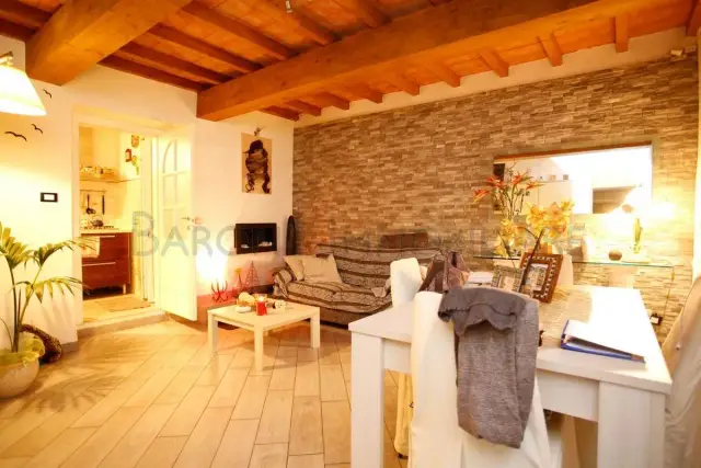 Terraced house in Via Toniolo, Carrara - Photo 1