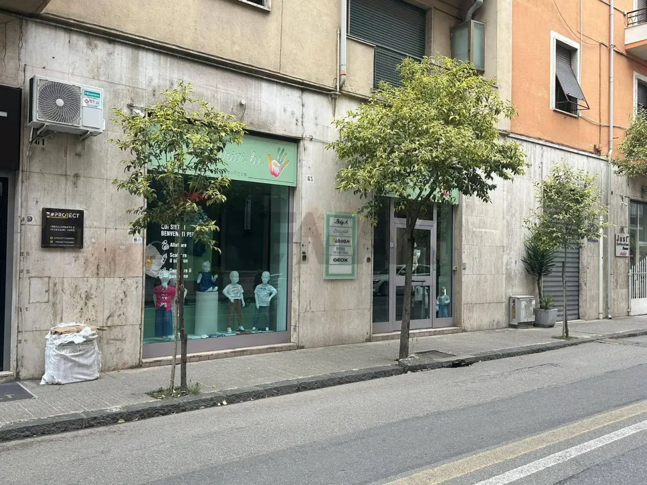 Negozio in Via Montesanto 63/65, Cosenza, {3} - Foto 2