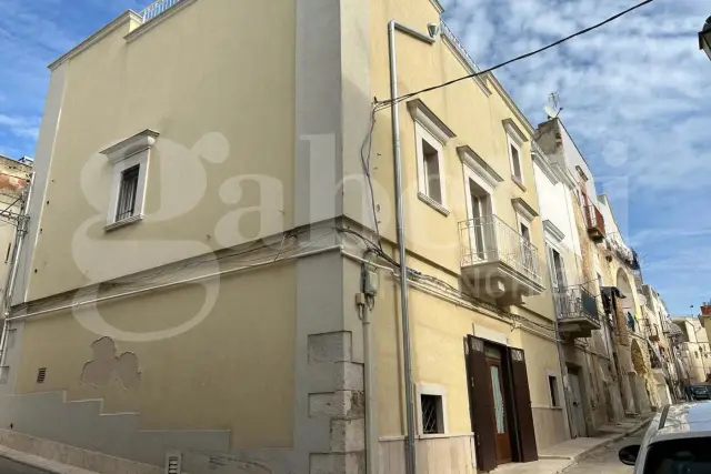 Detached house in Via Doge Grimani 37, Canosa di Puglia - Photo 1