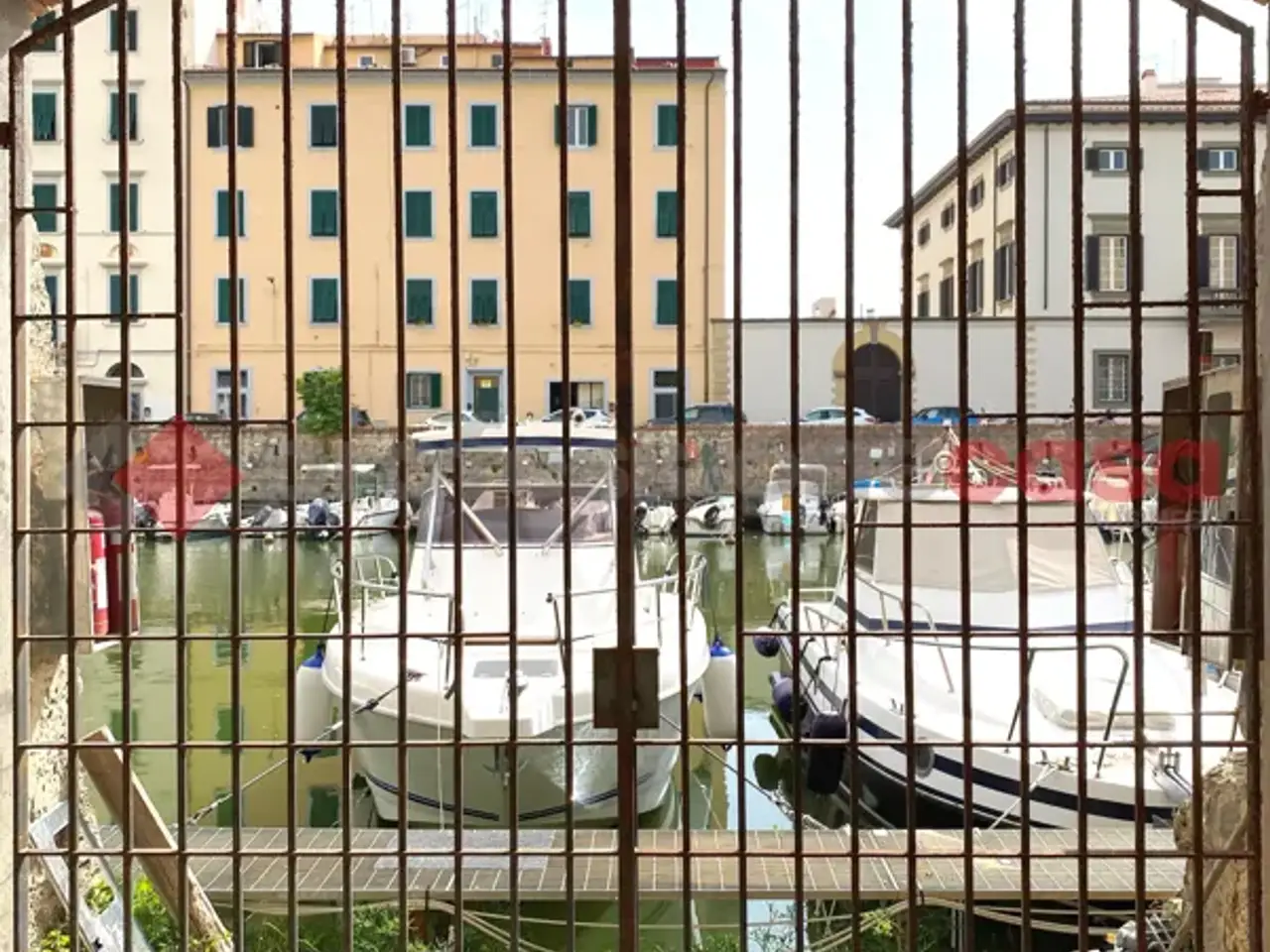 Magazzino in , Livorno, {3} - Foto 2