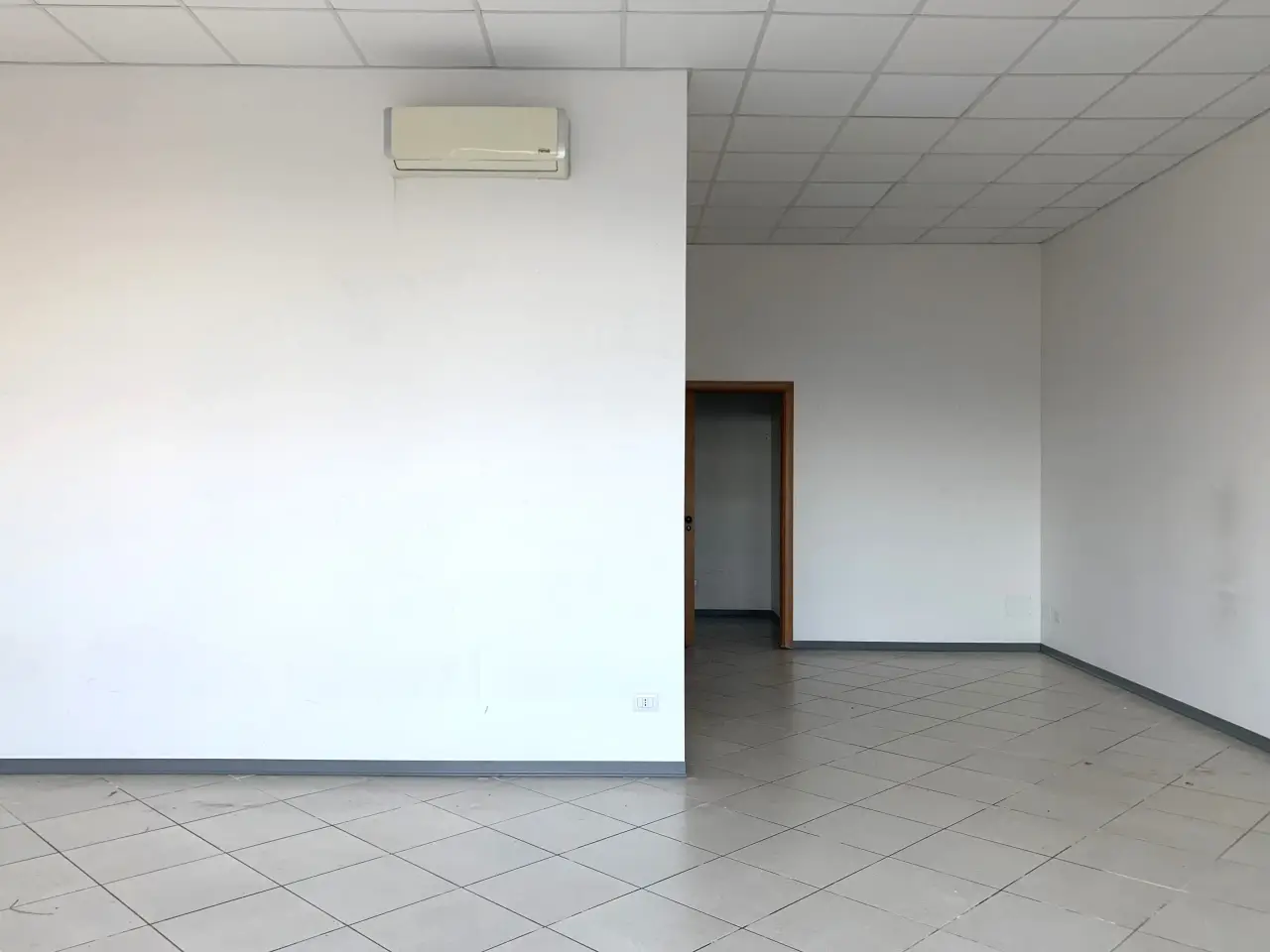 Palazzina commerciale in Via Onorato Capo, Anagni, {3} - Foto 2
