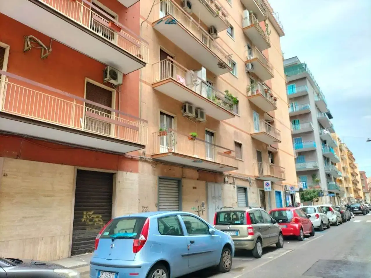 Negozio in Via Laterza, Bari, {3} - Foto 1