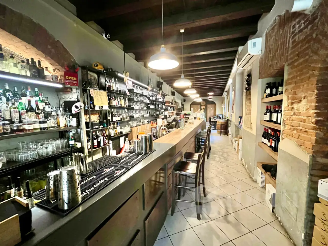 Esercizio commerciale in Via Mazzini 20, Gallarate, {3} - Foto 1