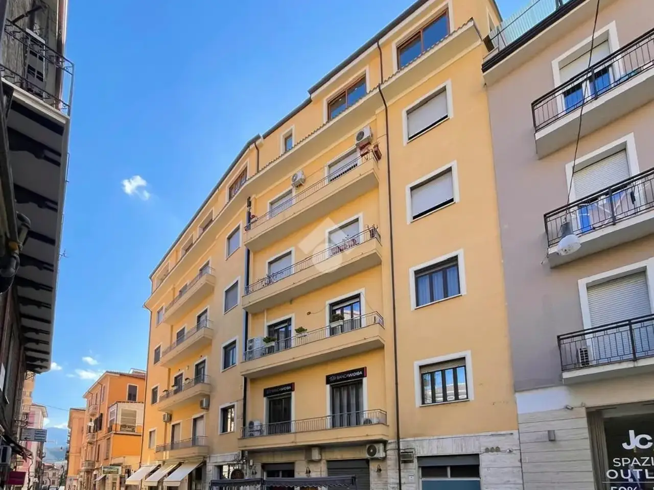 Negozio in Via Brenta 12, Cosenza, {3} - Foto 1