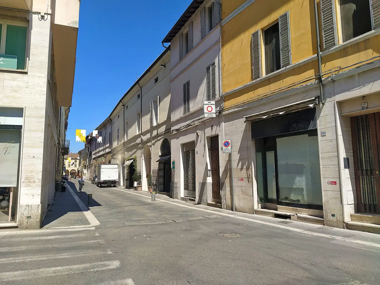 Negozio in Corso Aurelio Saffi 32a, Faenza, {3} - Foto 1