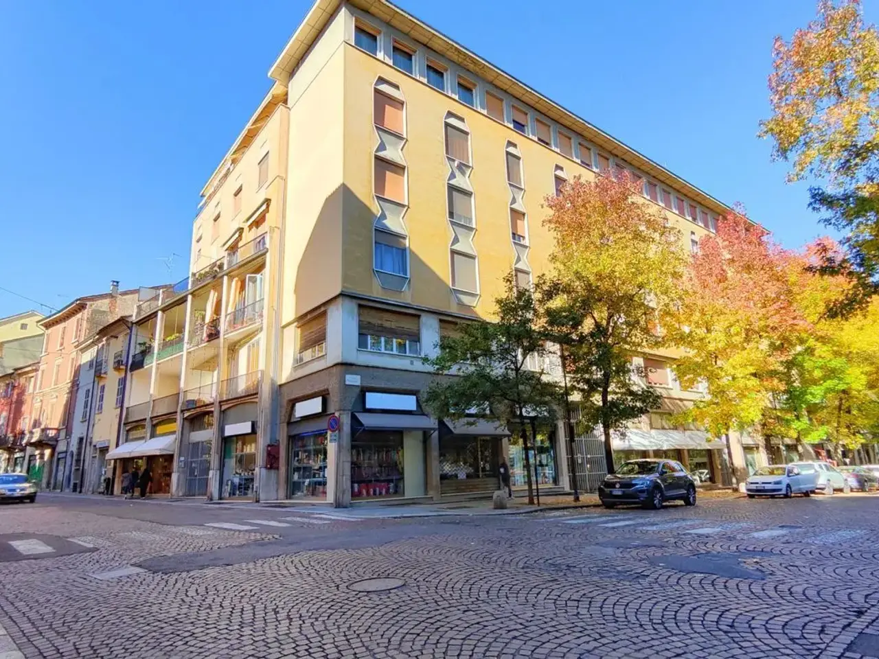 Palazzina commerciale in Via Alberoni 44, Piacenza, {3} - Foto 1