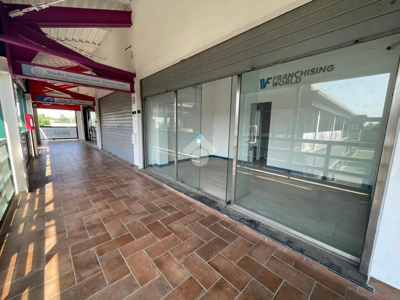 Negozio in Via Eschilo 74, Roma, {3} - Foto 2