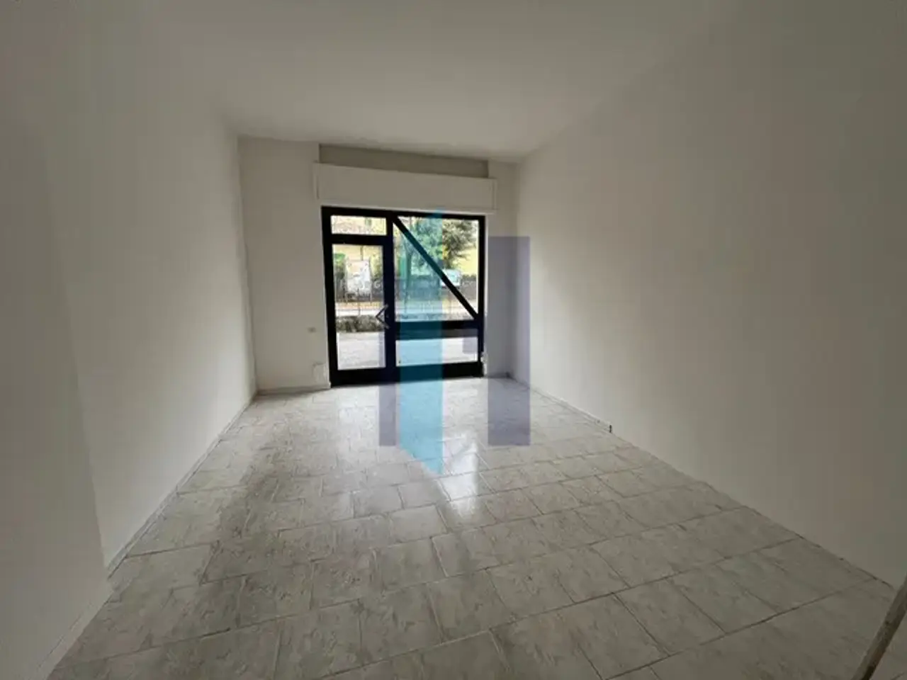 Negozio in Via Guglielmo Lochis, Bergamo, {3} - Foto 1
