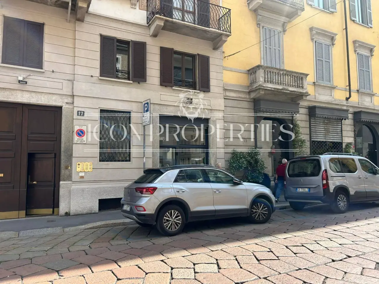 Negozio in Via Pontaccio 17, Milano, {3} - Foto 1