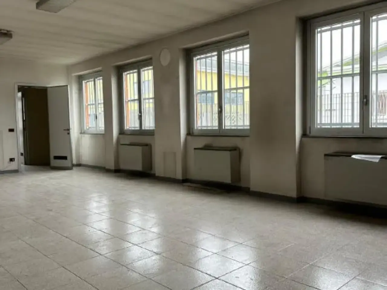 Magazzino in Via Abruzzi, San Giuliano Milanese, {3} - Foto 2