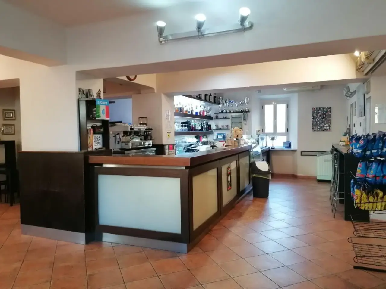 Locale commerciale in , Carrara, {3} - Foto 2