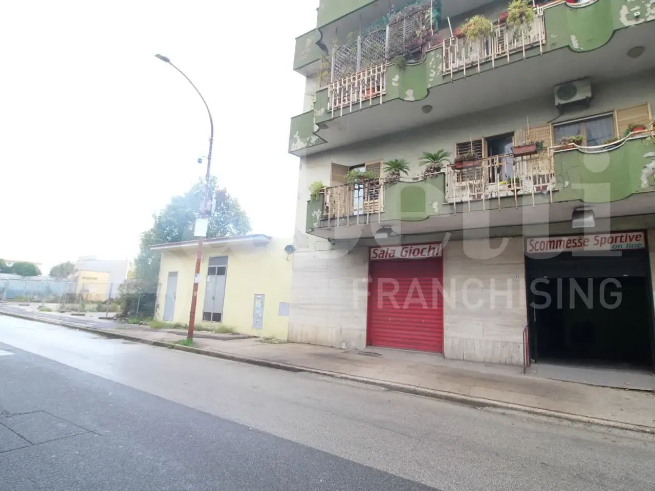 Negozio in Via Vittorio Emanuele III 195, Arzano, {3} - Foto 1