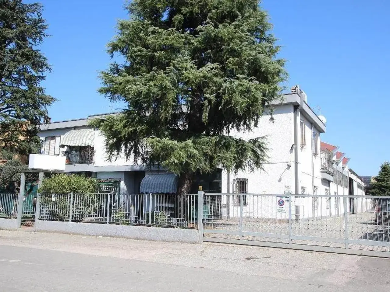 Capannone in Via Togliatti, Imola, {3} - Foto 1