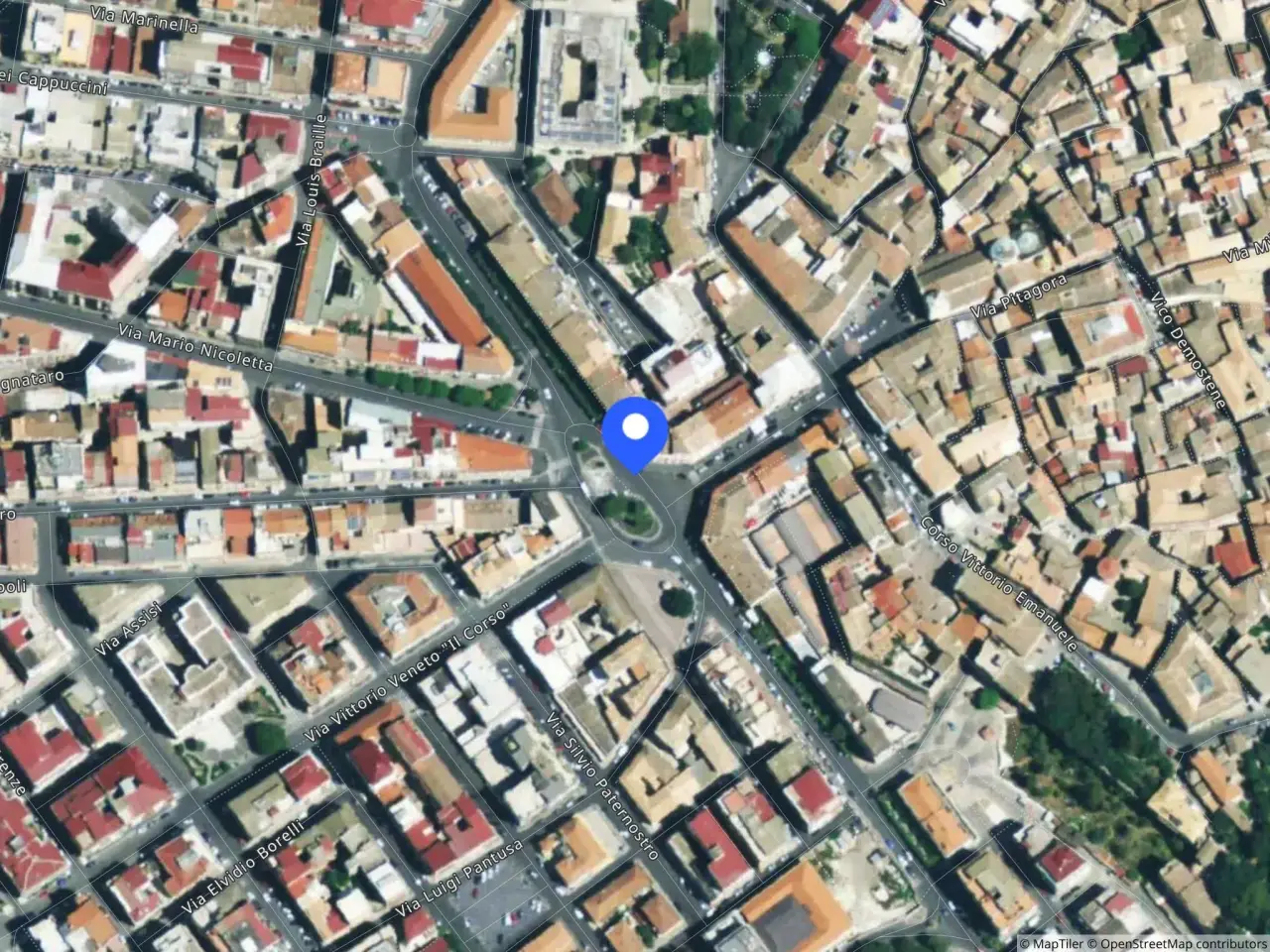 Fabbricato misto in Via Fibonacci Ex Viale della Stazione, Crotone, {3} - Foto 1