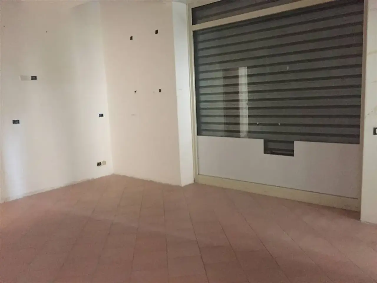 Negozio in Via G. Amendola, Scordia, {3} - Foto 2