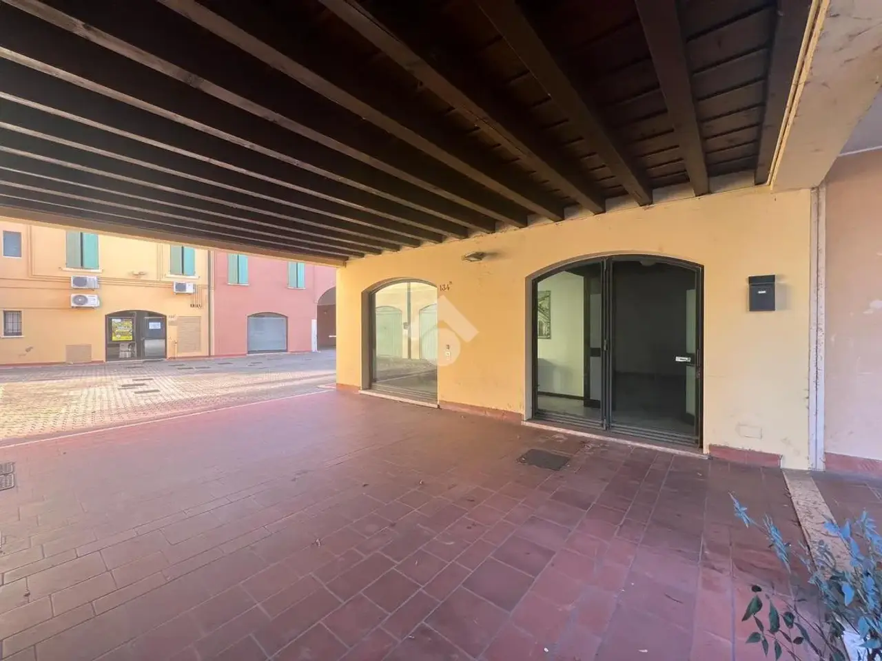 Ufficio in Via Solferino E San Martino 33, Roverbella, {3} - Foto 1