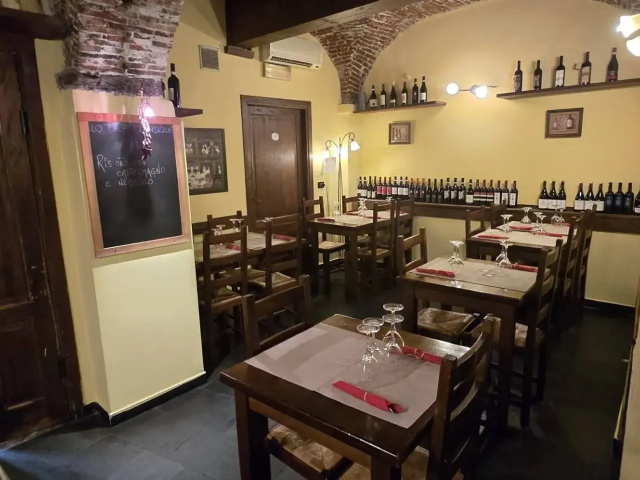 Negozio in Vicolo delle Vele 27r, Genova, {3} - Foto 2
