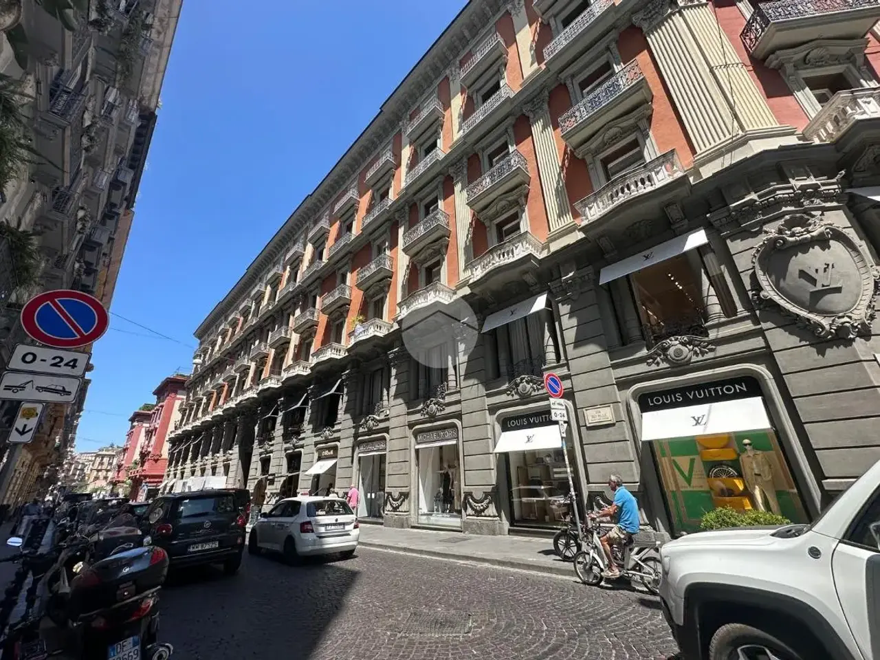 Negozio in Vico del Vasto a Chiaia 41, Napoli, {3} - Foto 1